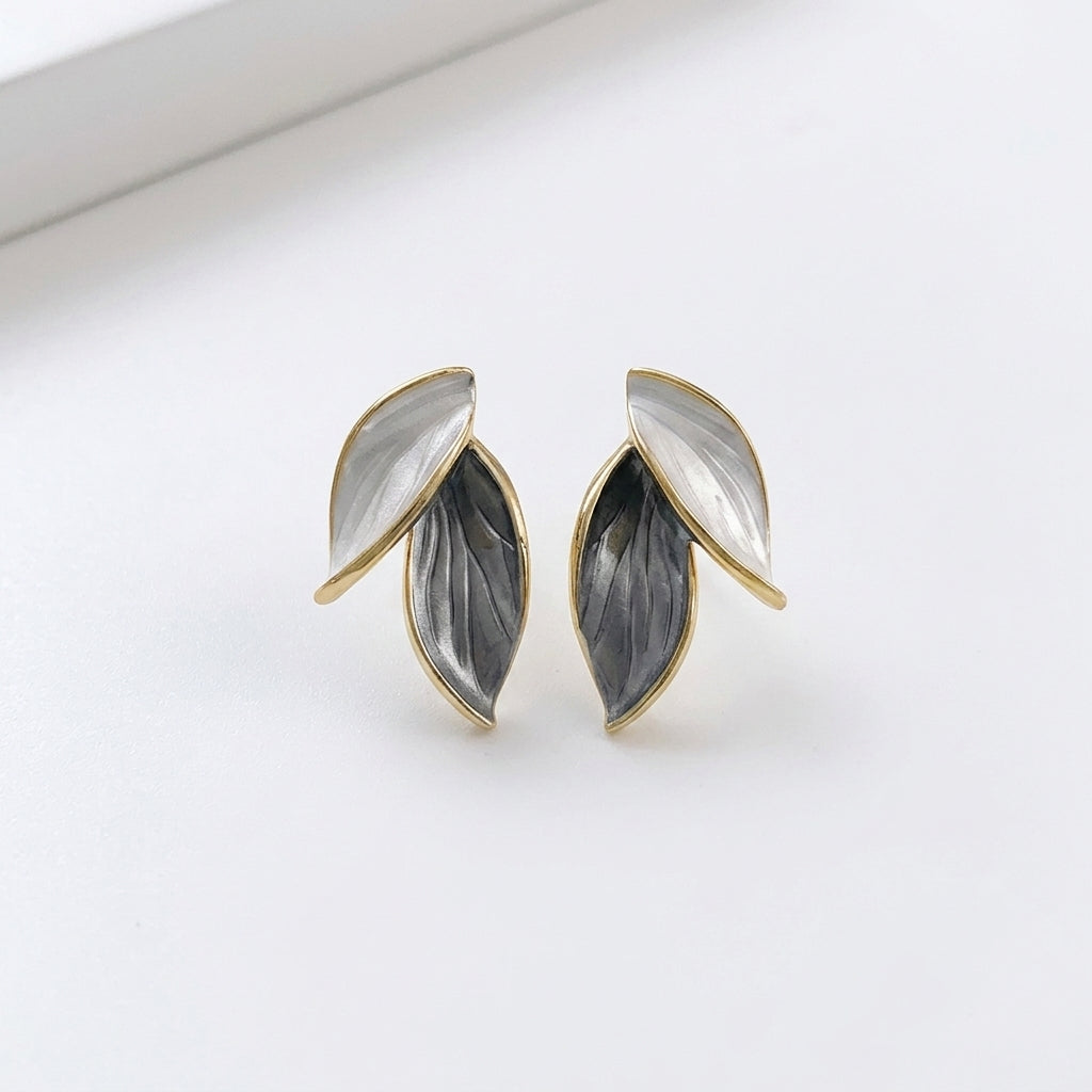 Grey & White Leaf Stud Earrings - ZI FASHION