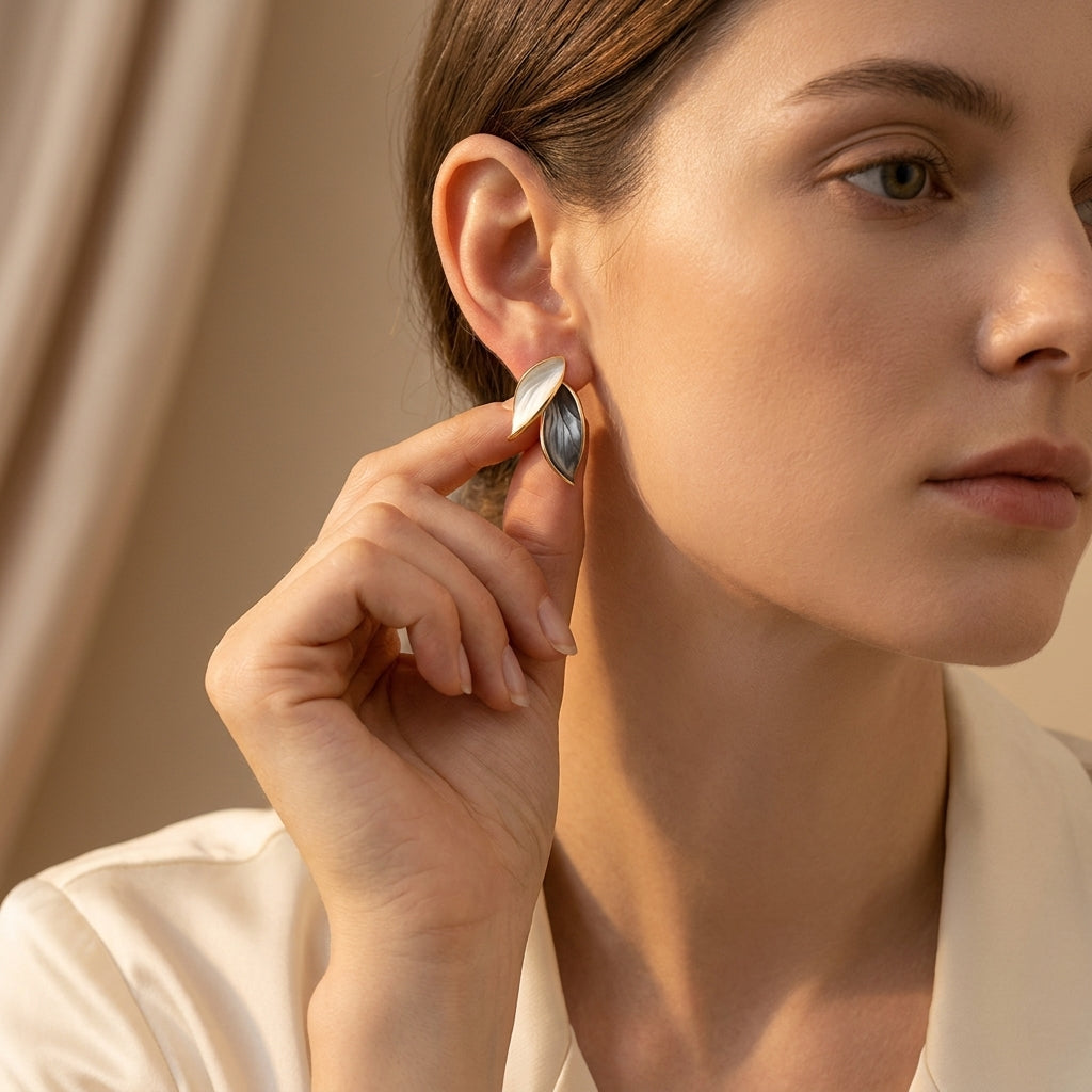 Grey & White Leaf Stud Earrings - ZI FASHION