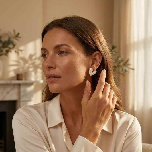 White Pearl Shell Heart Stud Earrings - ZI FASHION
