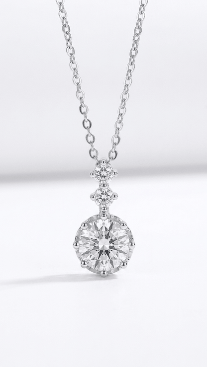 Aurelia Étoile Solitaire Necklace
