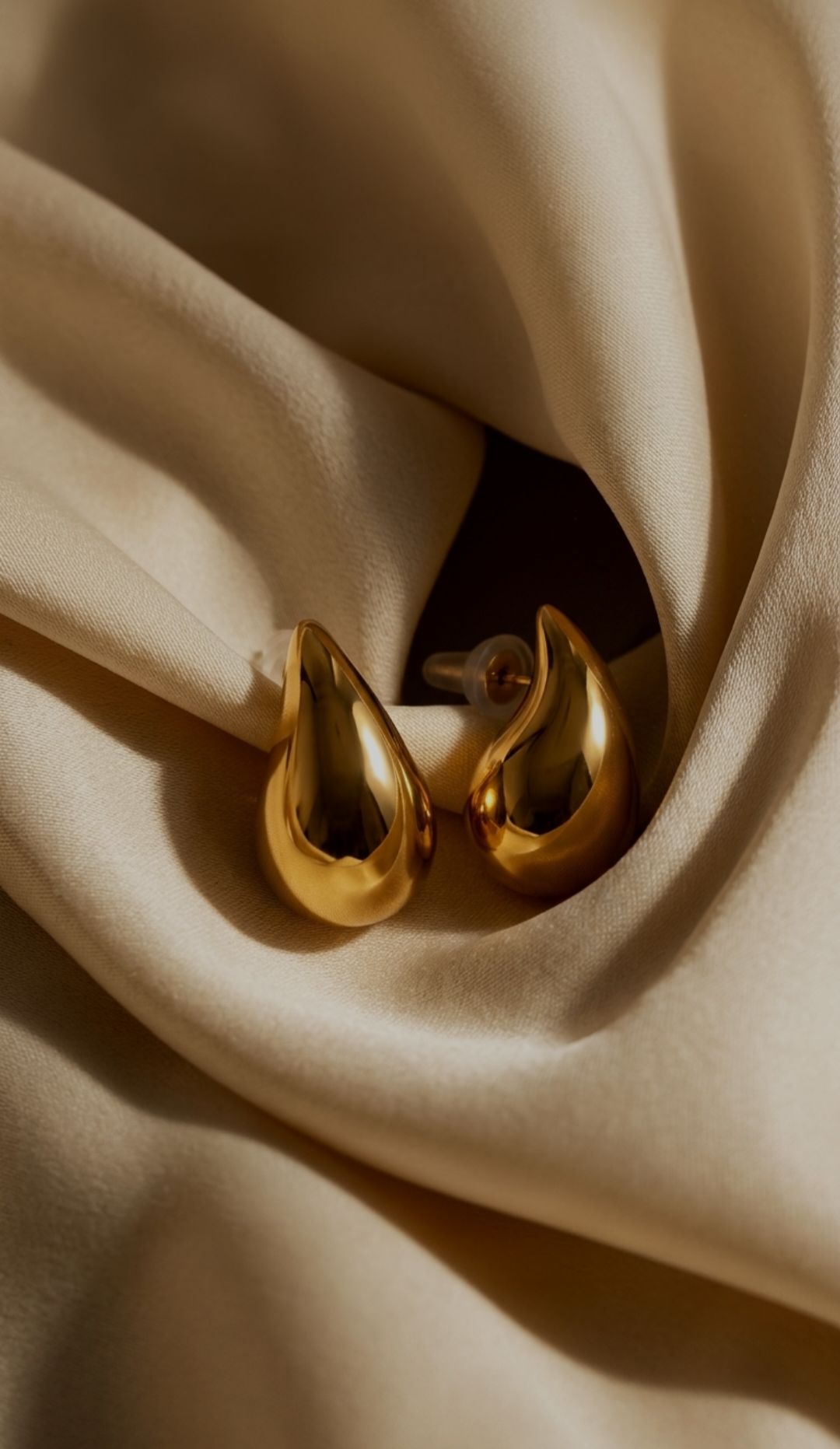 18K PVD gold golden drop stud earrings in polished stainless steel