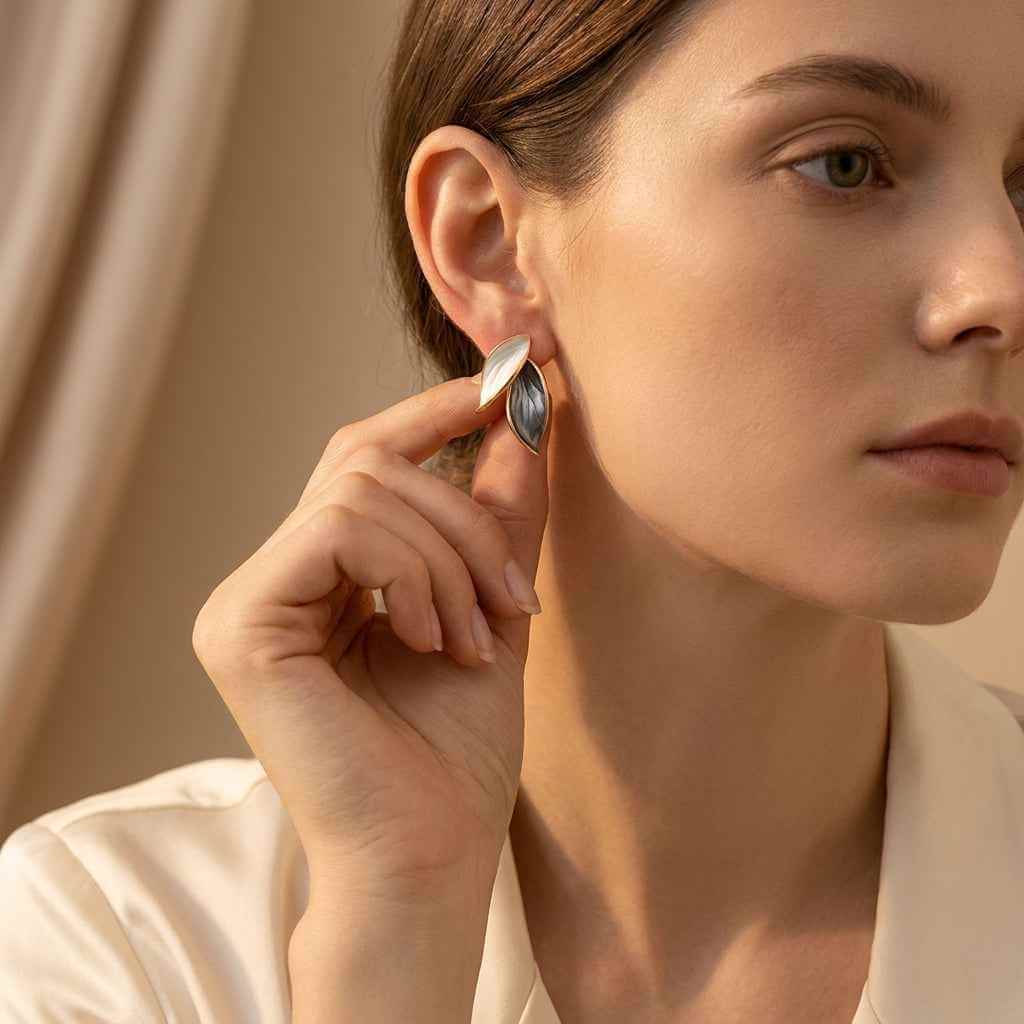 Grey & White Leaf Stud Earrings - ZI FASHION
