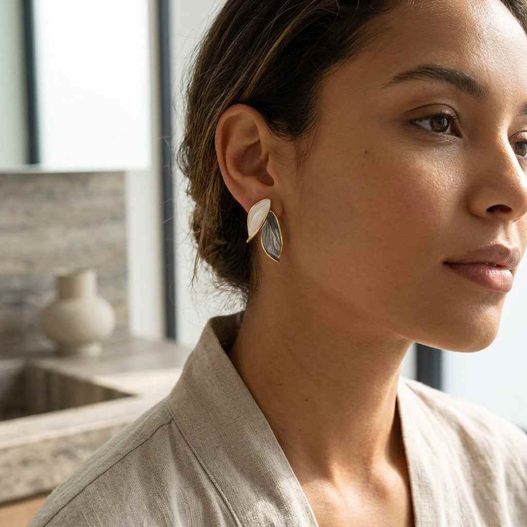 Grey & White Leaf Stud Earrings - ZI FASHION